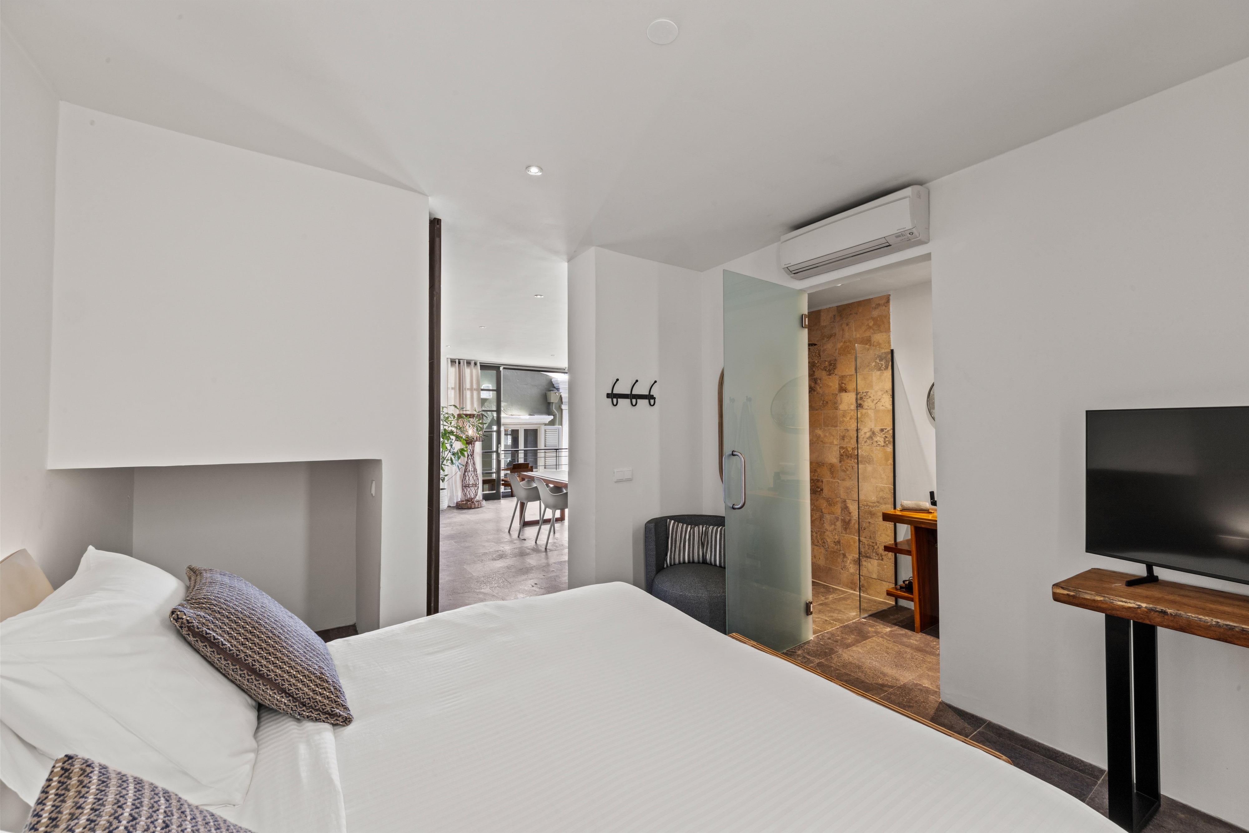 Master bedroom 2
